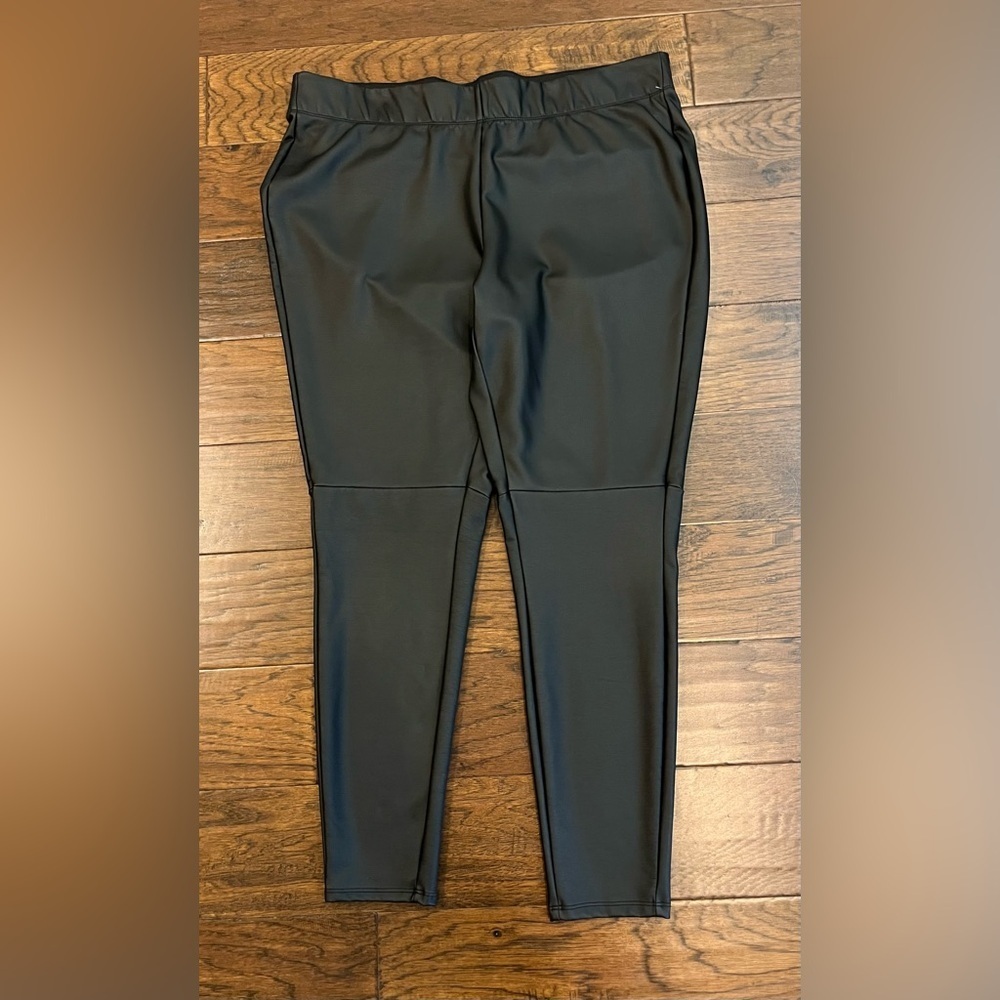 Lane Bryant Women’s Black Leggings Pull On High Waist Faux Leather Size 18/20 - Picture 1 of 8